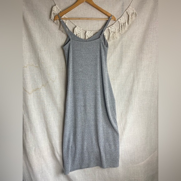 Gap Sleeveless Light Grey Knit Fitted Body con Midi Dress Size Medium - Picture 8 of 8